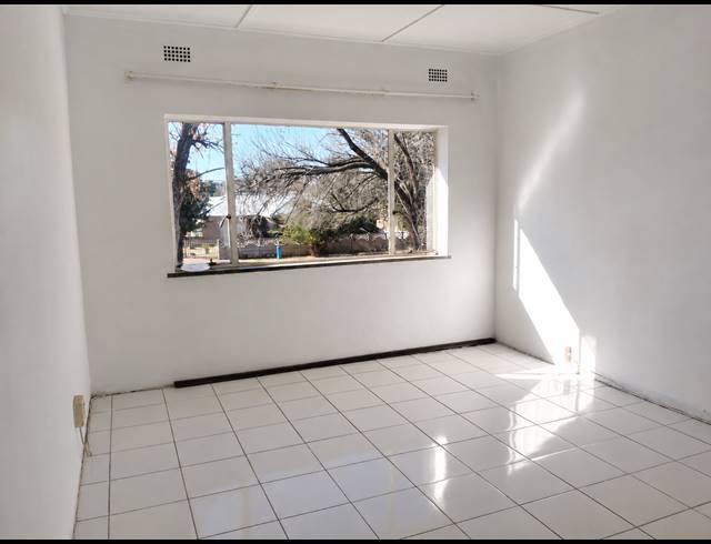 2 BEDROOM FLAT FOR SALE IN THREE RIVERS